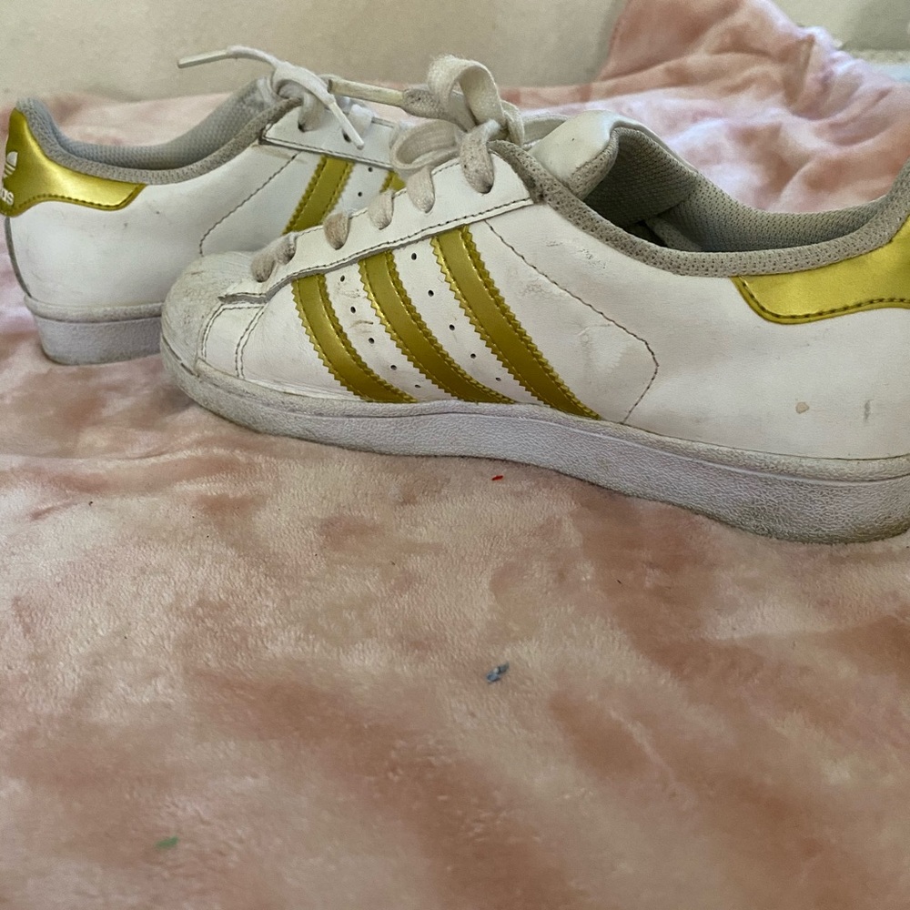 Adidas Gold Superstar: